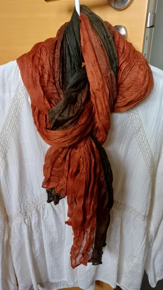 Pañuelo degradado colores tierra marrón verde y na