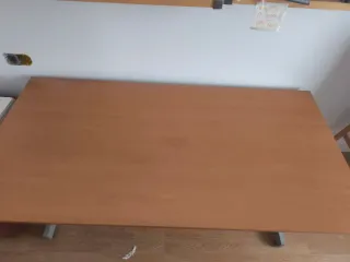 Mesa de escritorio madera y metal