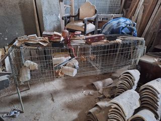 3 Jaulas para gallinas ponedoras.