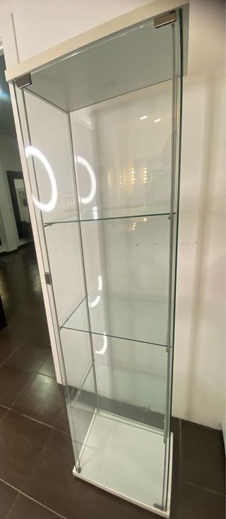 Estantería de cristal y metal