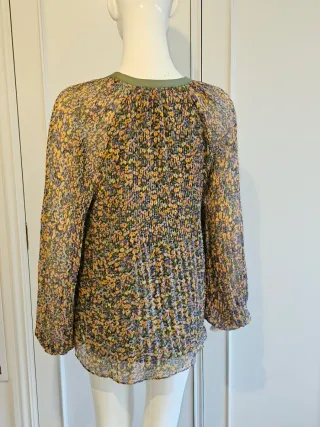 Maglietta floreale donna manica lunga. Fodera verde.