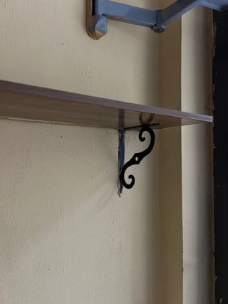 Estantería de madera