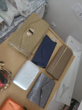 PRECIOS A NEGOCIAR EN BOLSOS, TRAJES Y ZAPATOS