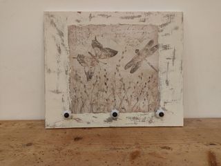 Percha decorativa libélulas