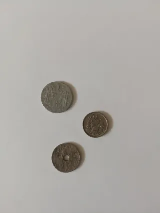 Varias monedas españolas antiguas