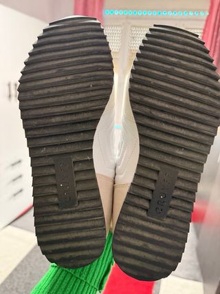 Zapatillas Bikkembergs plateadas y cruyff blancas