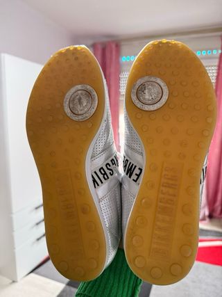 Zapatillas Bikkembergs plateadas y cruyff blancas