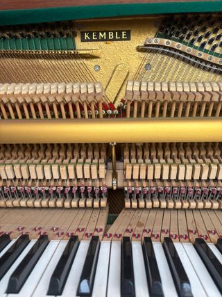 Piano Kemble
