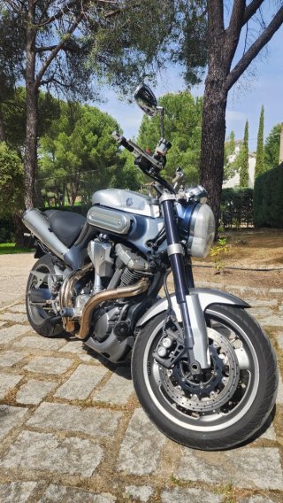 Yamaha MT-01 Naked