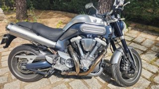 Yamaha MT-01 Naked