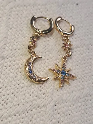 Pendientes de oro con luna y estrella