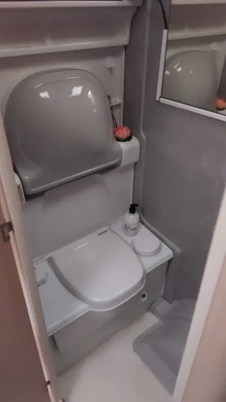 Caravana con documentación en parcela