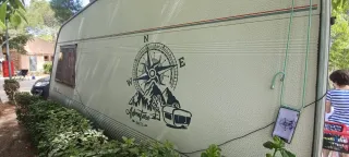 Caravana con documentación en parcela