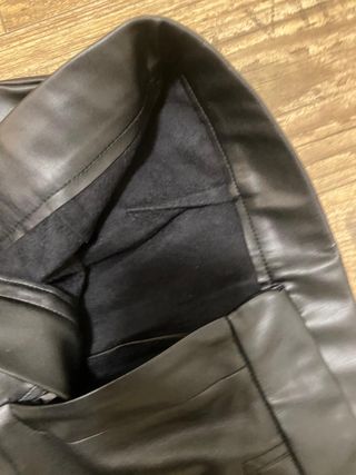 Pantalón polipiel ancho talla 38