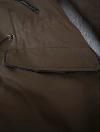 Parka Zara verde militar con capucha