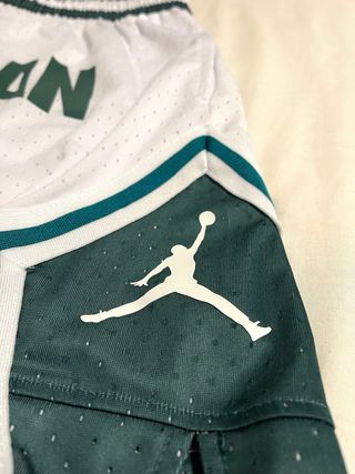 Pantalones Cortos Jordan Blancos y Verdes