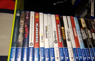 Lote PS4 + mando + 35 Giochi.