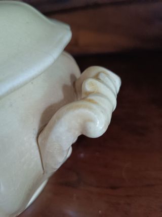 Sopera Antigua de cerámica