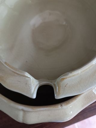 Sopera Antigua de cerámica