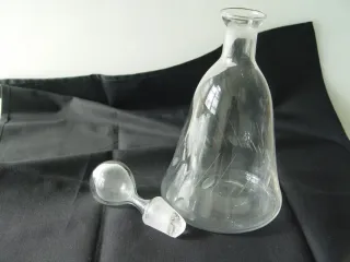 Antica caraffa per liquori in cristallo intagliato