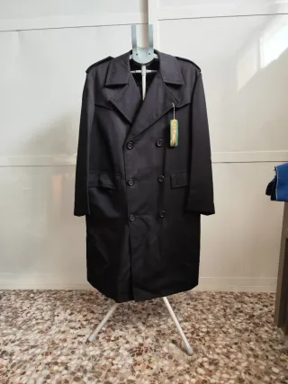 Gabardina militar negra sin estrenar
