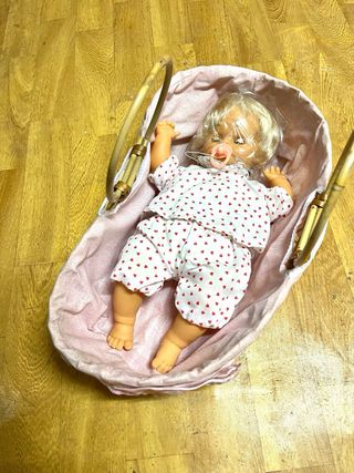 Muñeca Farita con cuna Nueva