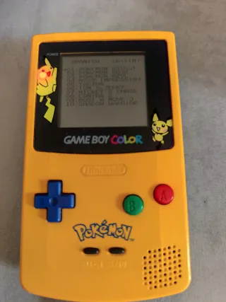 Nintendo Game Boy Color Edición Pikachu + Cargador