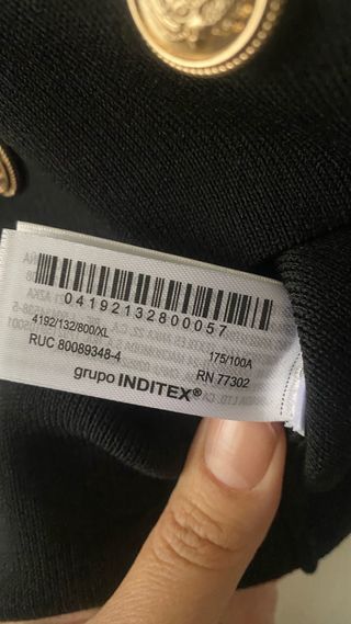 Chaqueta Zara Cruzada Negra Corta