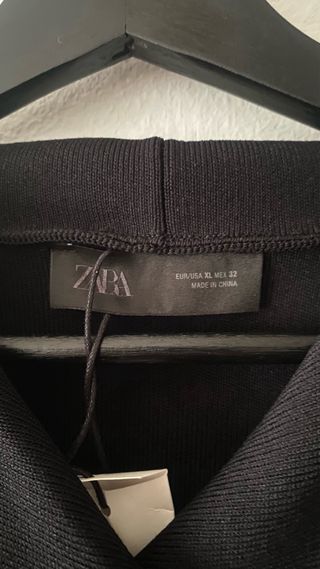 Chaqueta Zara Cruzada Negra Corta