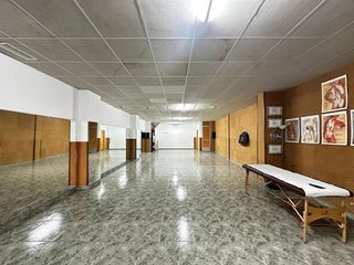 Local comercial en venta en Benifaió
