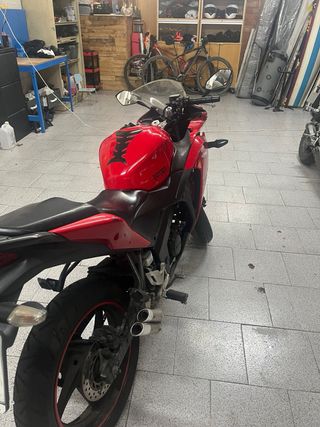 Honda CBR 125 R Roja 2014
