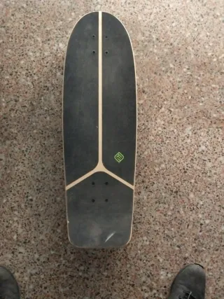 Monopatín con diseño floral