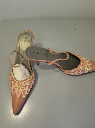 Zapatos de fiesta Nora en pedrería y bolso a juego