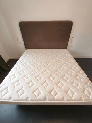 Cabecero tapizado y acolchado