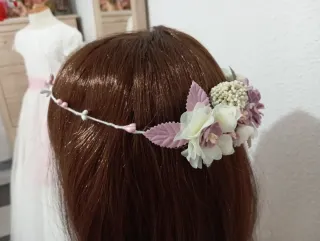 Corona comunión y otras ceremonias,con flores