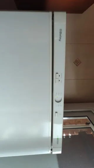 Congelador vertical Balay blanco