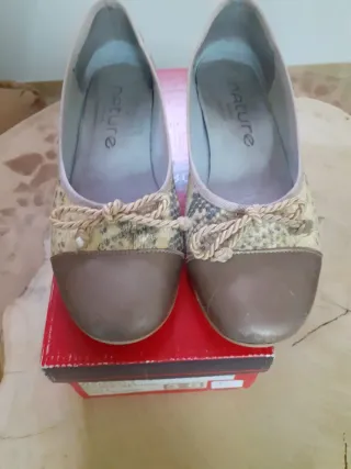 Zapatos planos Nature beige y marrón