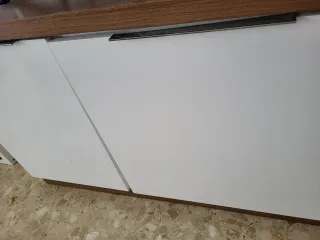 Mueble de madera y metal