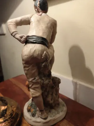 Antigua figura porcelana levantina niño naranjas