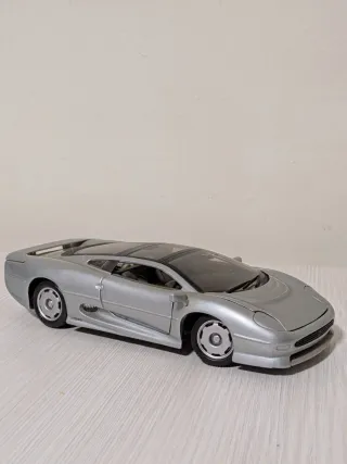 Coche Colección Maisto Jaguar XJ220