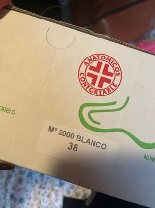 Zuecos de trabajo blancos