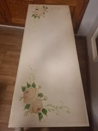 Mesita auxiliar, Comoda y espejo