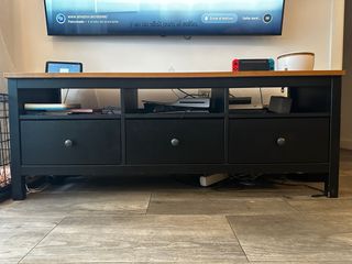 Mueble TV Ikea Negro y Marrón EMNES