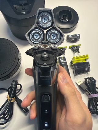 Philips Serie 7000 + One Blade