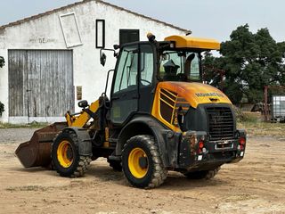 Retroexcavadora Komatsu