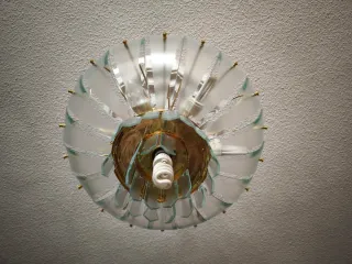 Lámpara de techo cristal y metal dorada