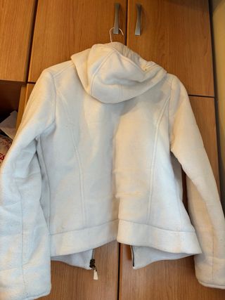 Chaqueta Zara Blanca con Capucha