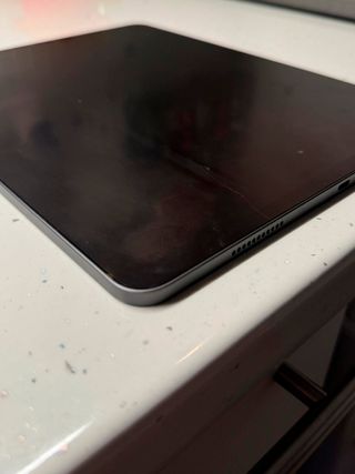 iPad Pro M1 128GB + Apple Pencil 2 + Funda Spiegen