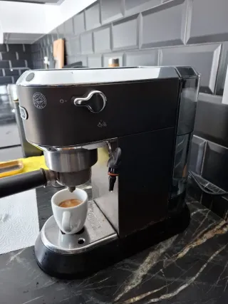 Cafetera Delonghi Dedica