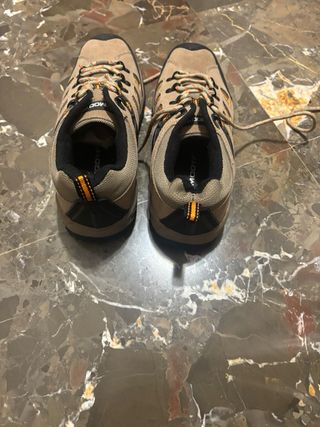 Botas de montaña Modyf marrones y negras